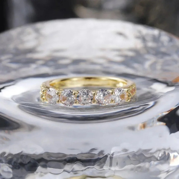 🔥14K GOLD PRONG ETERNITY ROUND CUT MOISSANITE 5 STONE ENGAGEMENT RING, K750 - Picture 2 of 7